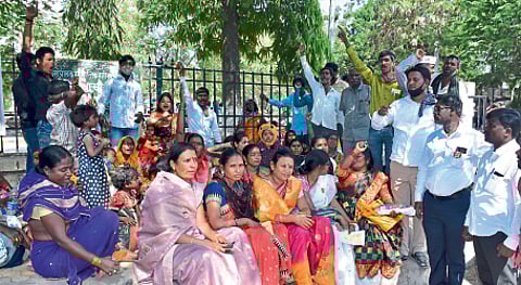 protest of tribal Pardhi community nanded
