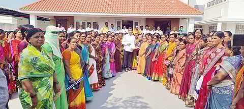 मानधनासाठी अंगणवाडी सेविकांचे राज्यमंत्री भरणेंकडे साकडे