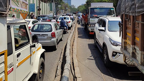Traffic Mundhwa Koregaon Park Road