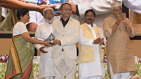 ‘ॲग्रोवन'ला राष्ट्रीय जल पुरस्कार; माध्यम श्रेणीत दुसरा क्रमांक