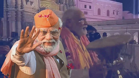 हर हर महादेव! मोदींनी वाराणसीत वाजवलं डमरू; VIDEO VIRAL