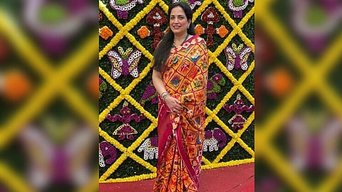 रश्मी ठाकरे पटोला साडीच्या प्रेमात