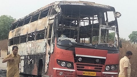Burning Bus In Aurangabad