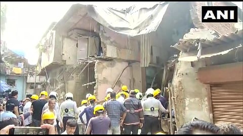 मुंबई : कांदिवलीत इमारत कोसळून चार वर्षीय मुलाचा मृत्यू; दोघे जखमी