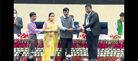 केंद्रीय आरोग्य मंत्रालयाने जिल्ह्याला राष्ट्रीय स्तरावरील सुवर्णपदक व पाच लाखांचा पुरस्कार प्रदान केला आहे.