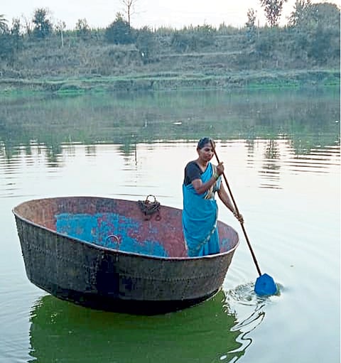 - सुवर्णा गोसावी,