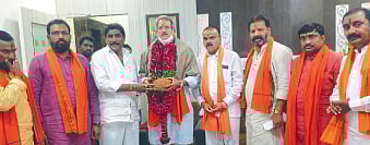 shiv sena Anil Desai Subhash Wankhade meet up Matoshri nanded