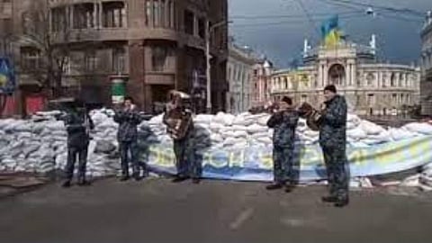 Video Viral: युद्ध परिस्थितीतही युक्रेनियन सैनिक म्हणतायत Don’t Worry Be Happy!