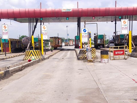 Savleshwar Varvad 2 toll gates Solapur-Pune National Highway Central Government policy Nitin Gadkari