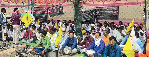 आदिवासींवर चुकीच्या धोरणांमुळे अन्याय; आदीवासी परिषदेचा आराेप