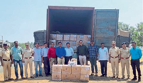 41 lakh liquor seized State excise action Banda kokan update