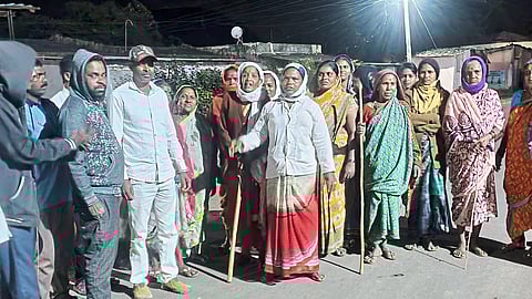 women are on guard all night for alcohol ban