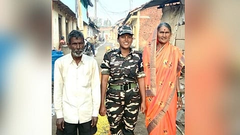 आई-वडीलांसमवेत संगीता पाटील