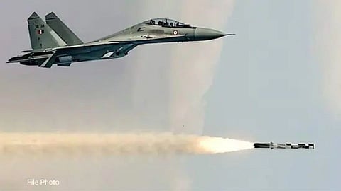 iaf successfully testifiers brahmos missile from su30 mki aircraft on eastern seaboard