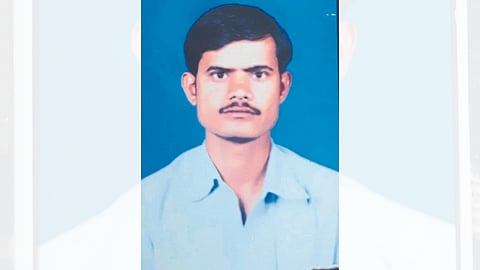 Wife gone hometown husbands suicide in front running train Jalgaon News