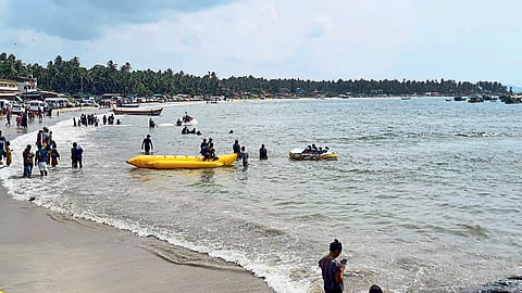 पर्यटनाची गाडी रुतली जागेवरच
