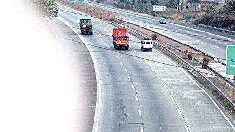 Contractor build roads at 15 percent discount Smart City aurangabad
