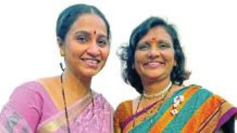 दीप्ती केतकर, सुवर्णा मंत्री