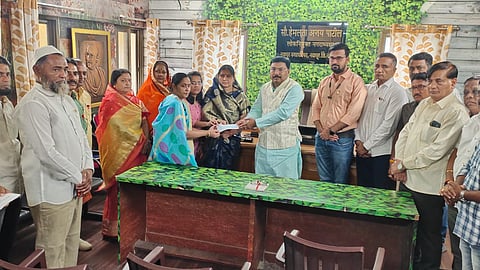 50 lakhs to the heirs of the died employees in Corona Nandurbar news