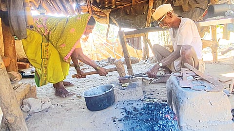 Aged Tribal agricultural laborers work as blacksmiths to survive Nashik News