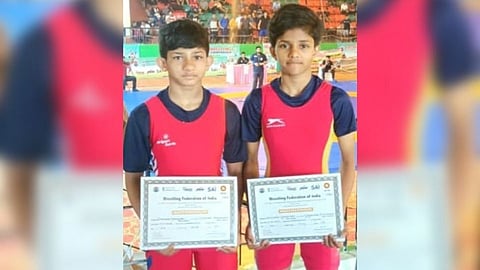 national wrestling Two sisters