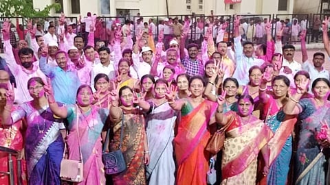 स्वाभिमानी शिक्षक परिवर्तन पॅनलचा विजय