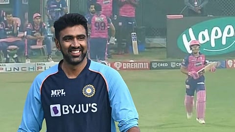 Ravichandran Ashwin 1st batsman Who Retired Out in IPL History