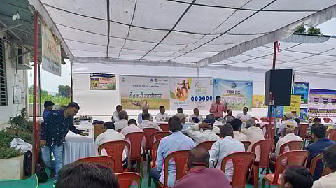 NMIMS चे शेतकऱ्यांना प्रशिक्षण व माहिती