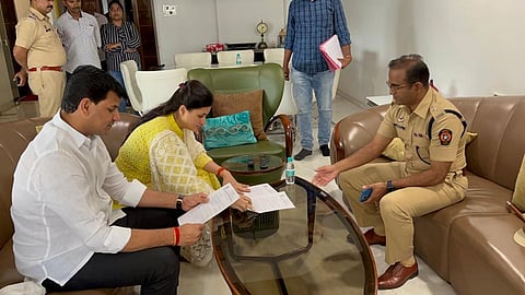 Police Notice To Navneet Rana and Ravi Rana