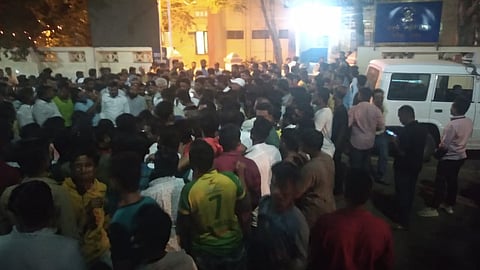 Throwing stones at DJ of devotees going for Chaitrotsava in Malegaon