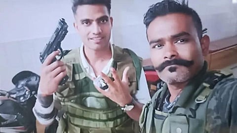 UP Crime l दिल्ली पोलिस अधिकारी सांगून खंडणी मागणारे दोघे ताब्यात