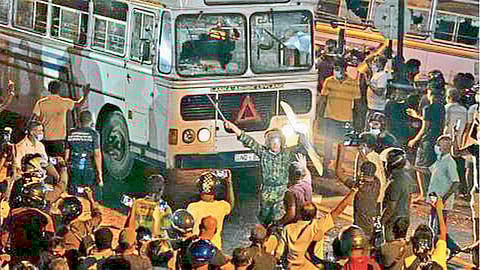 अग्रलेख : अनर्थ अन् उद्रेक