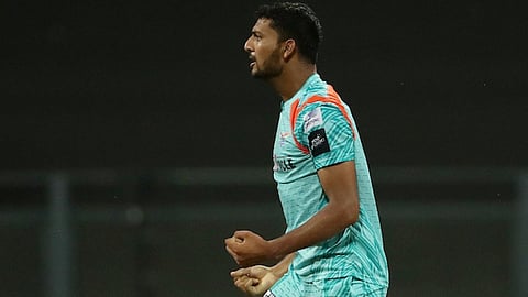 Mohsin Khan Impressive Bowling Lucknow Super Giants defeat Delhi Capitals