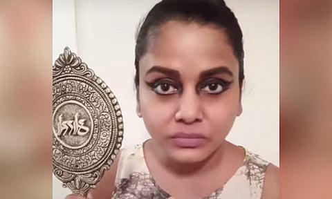 hemangi kavi posted a funny video abut makeup artist and Cannes