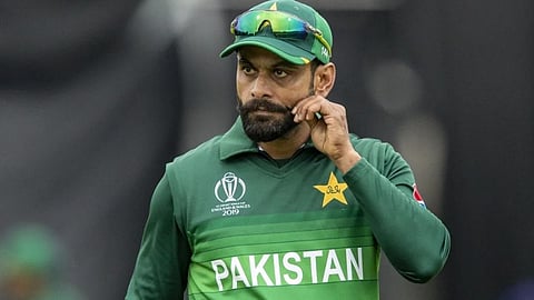 Mohammad Hafeez Criticize Pakistan Government Over No Petrol No Cash In ATM in Lahore