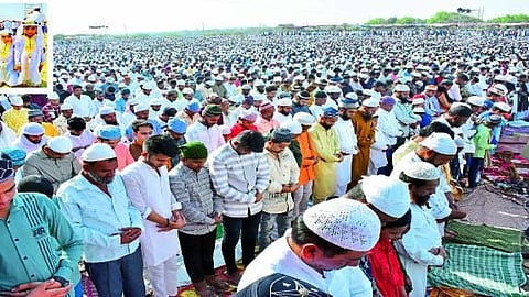 मुस्लिम बांधवांनी रमजान ईदची नमाज अदा करून एकमेकांना शुभेच्छा दिल्या.