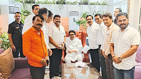 office bearers with Raj Thackeray