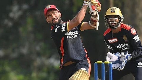 लिलावात कोणी खरेदी करायला तयार नव्हतं, आज IPL गाजवतोय; Rajat Patidar Photo