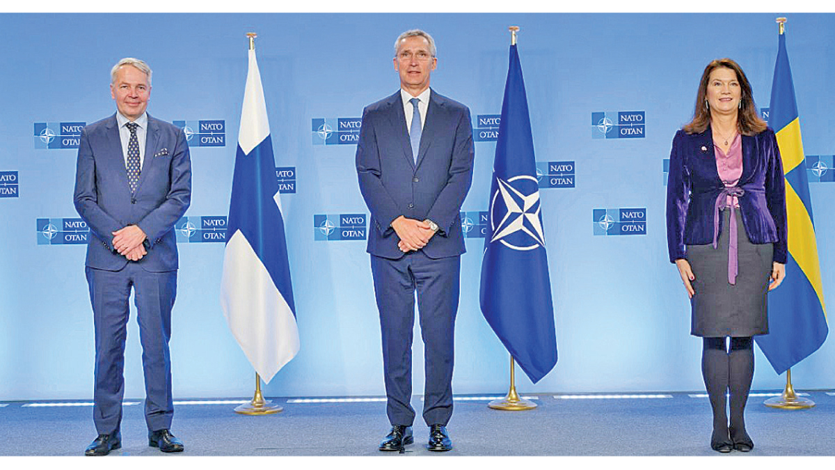 भाष्य : युरोप आगीतून फुफाट्यात