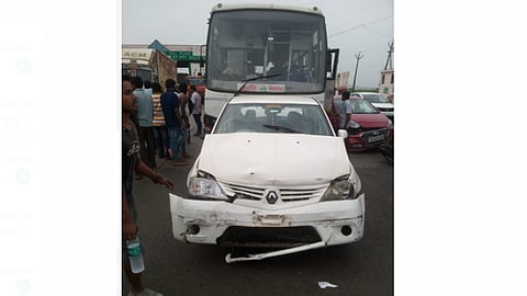 शिवशाहीचा ब्रेक फेल, तीन वाहनांना धडक; दोघे जखमी