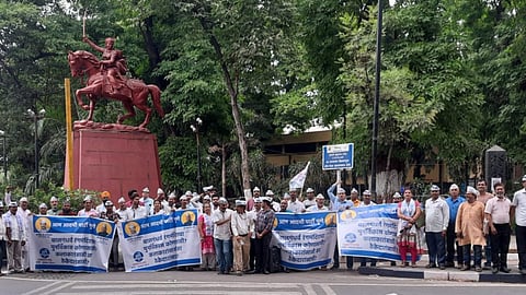 AAP agitation against redevelopment of Bal Gandharva pune