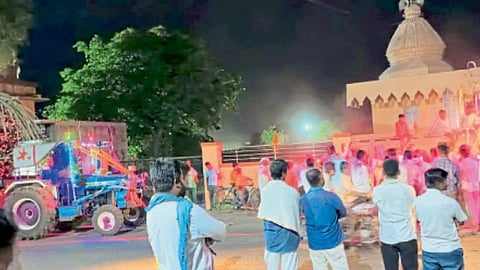 Procession of sugarcane workers