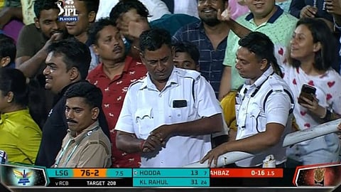 दीपक हुडाच्या षटकाराने पोलीस कर्मचारी घायाळ, VIDEO