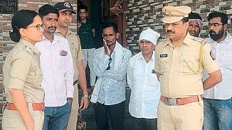 Nanded Tamsa Wadgaon Theft Rs 4.5 lakh Police in search of thieves