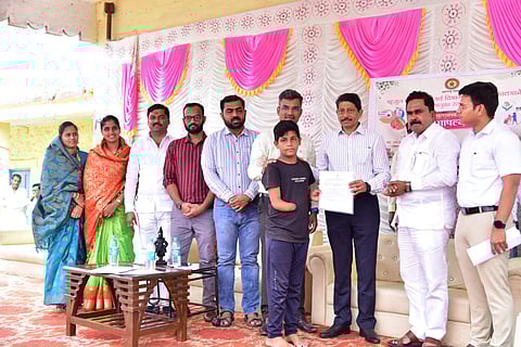 जिल्हाधिकारी शंभरकर