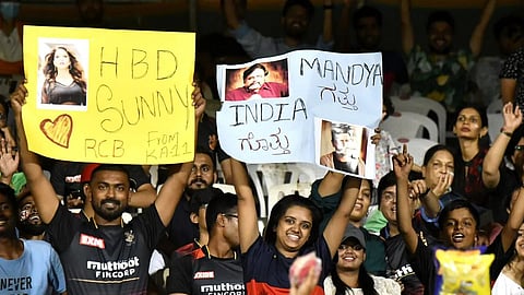 sunny leone birthday cricket fans celebration