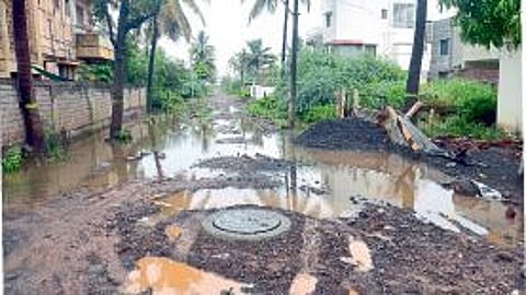 सांगलीसह जिल्ह्यात जनजीवन विस्कळीत; २० तास कोसळधारा