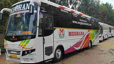 Jalgaon Bus News: जळगाव-पुणे विमानापेक्षा लक्झरी बसचे भाडे अधिक! खासगी प्रवासी वाहतुकदारांकडून प्रवासी वेठीस