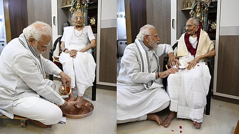 PM Narendra Modi with his Mother Hiraben modi