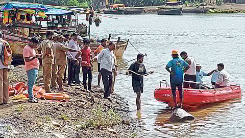 पालिकेच्या आपत्ती व्यवस्थापन विभागाकडून बैठका सुरू झाल्या आहेत.